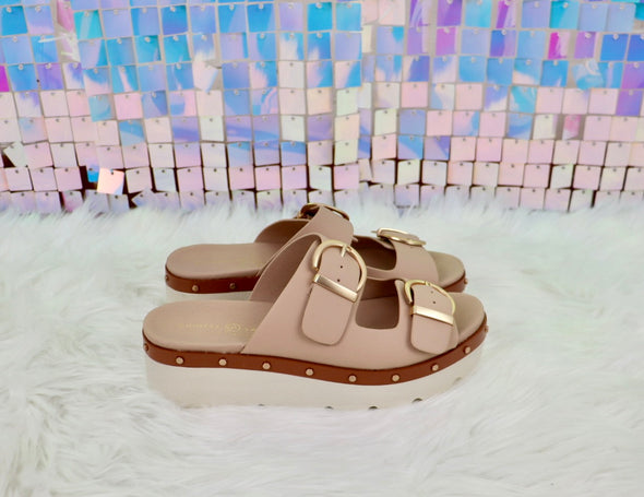 Surfs Up Sandal in Smooth Beige Or Black Croc