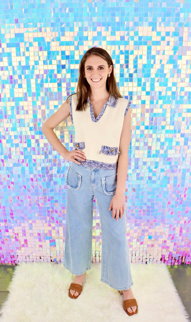 Cropped Sleeveless Collared Top With Trim Detail