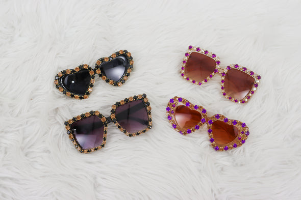 Game Day Stone Heart Sunglasses In 2 Colors