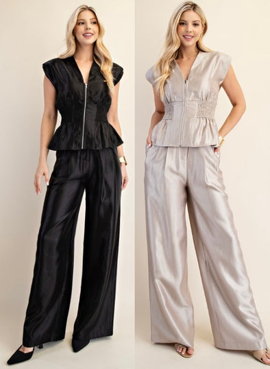 V Neck Padded Front Zip Smocked Top in 2 Colors