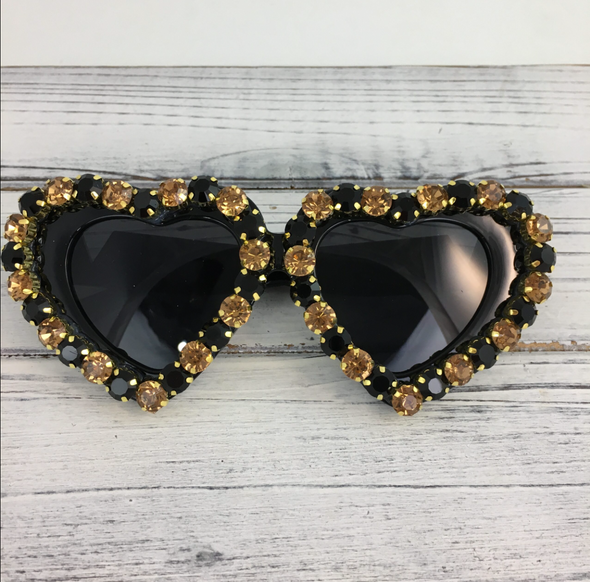 Game Day Stone Heart Sunglasses In 2 Colors