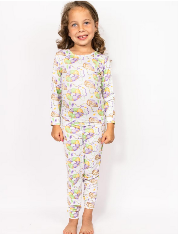 Kid's King Cake Love Long Sleeve Pajamas