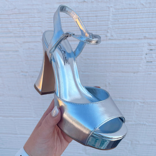 Overlasted Ankle Strap Silver Metallic Pump